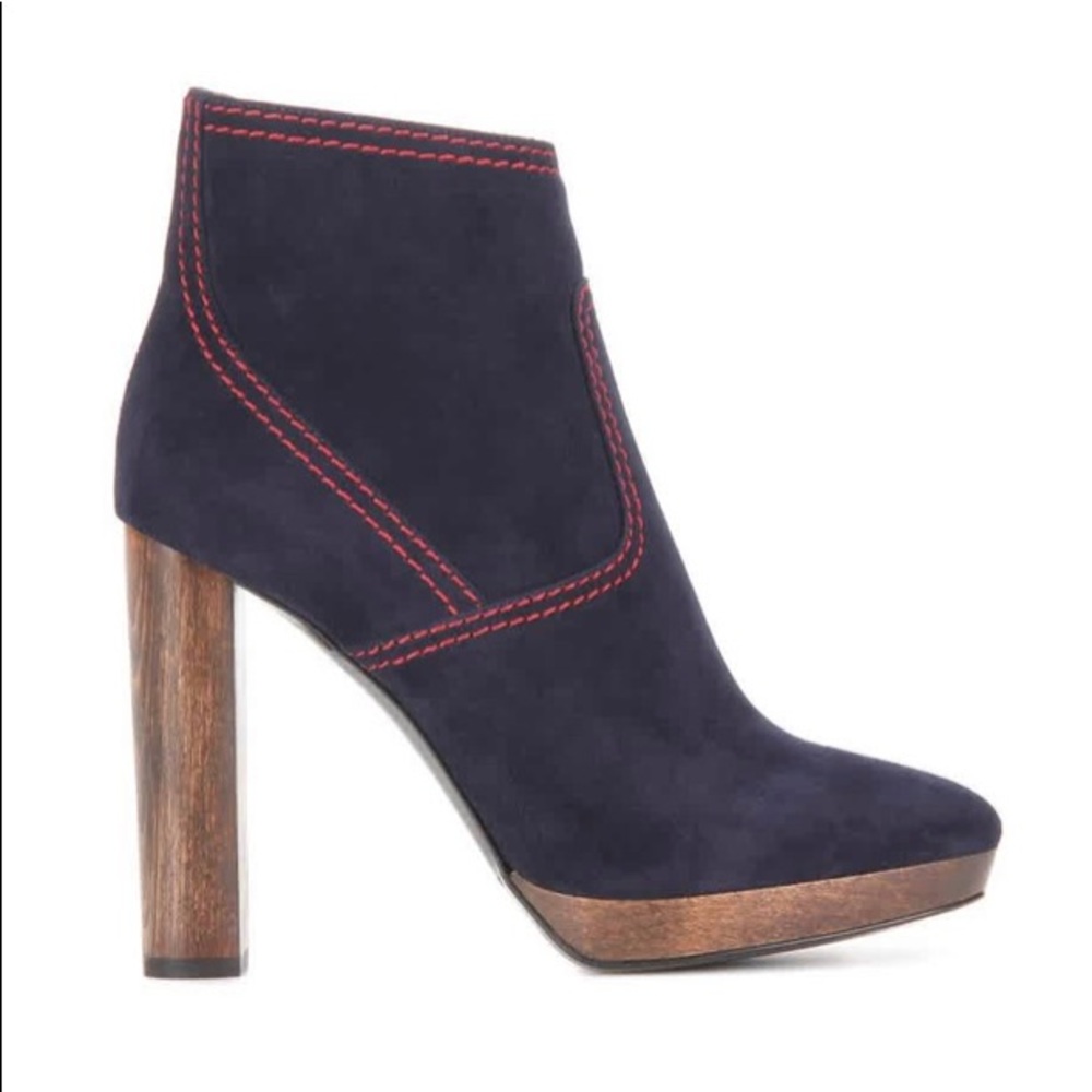 Burberry “ Hazelhurst “ Suede Ankle Boots NIB